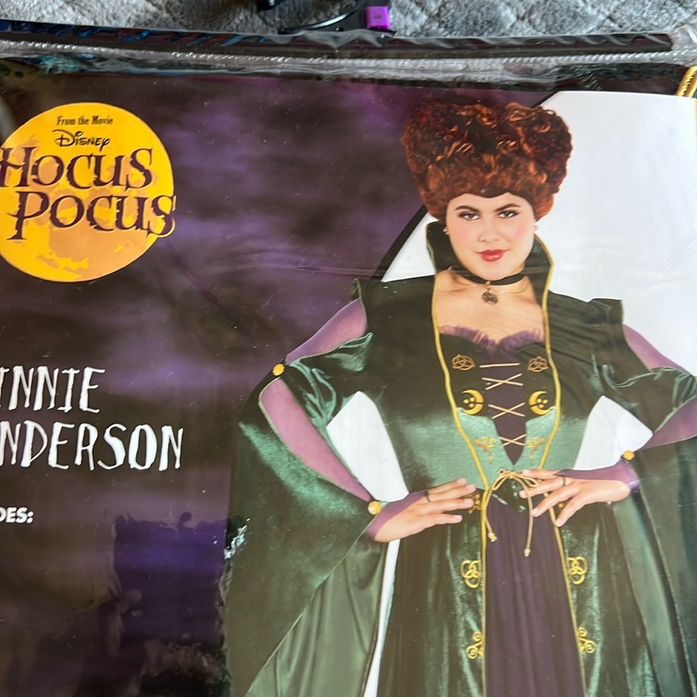 WOMEN COSTUME